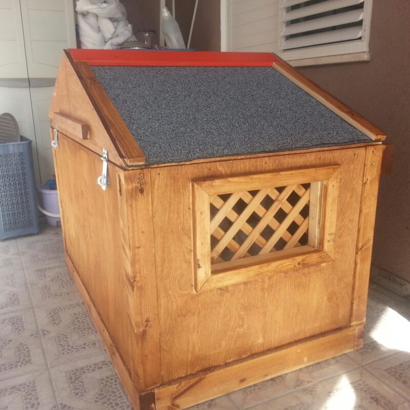 מלונה לכלב מעץ דגם כלובי 1