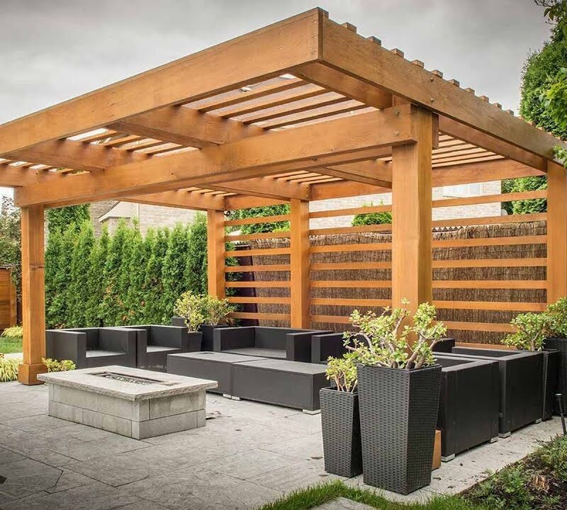 פרגולה לחצר